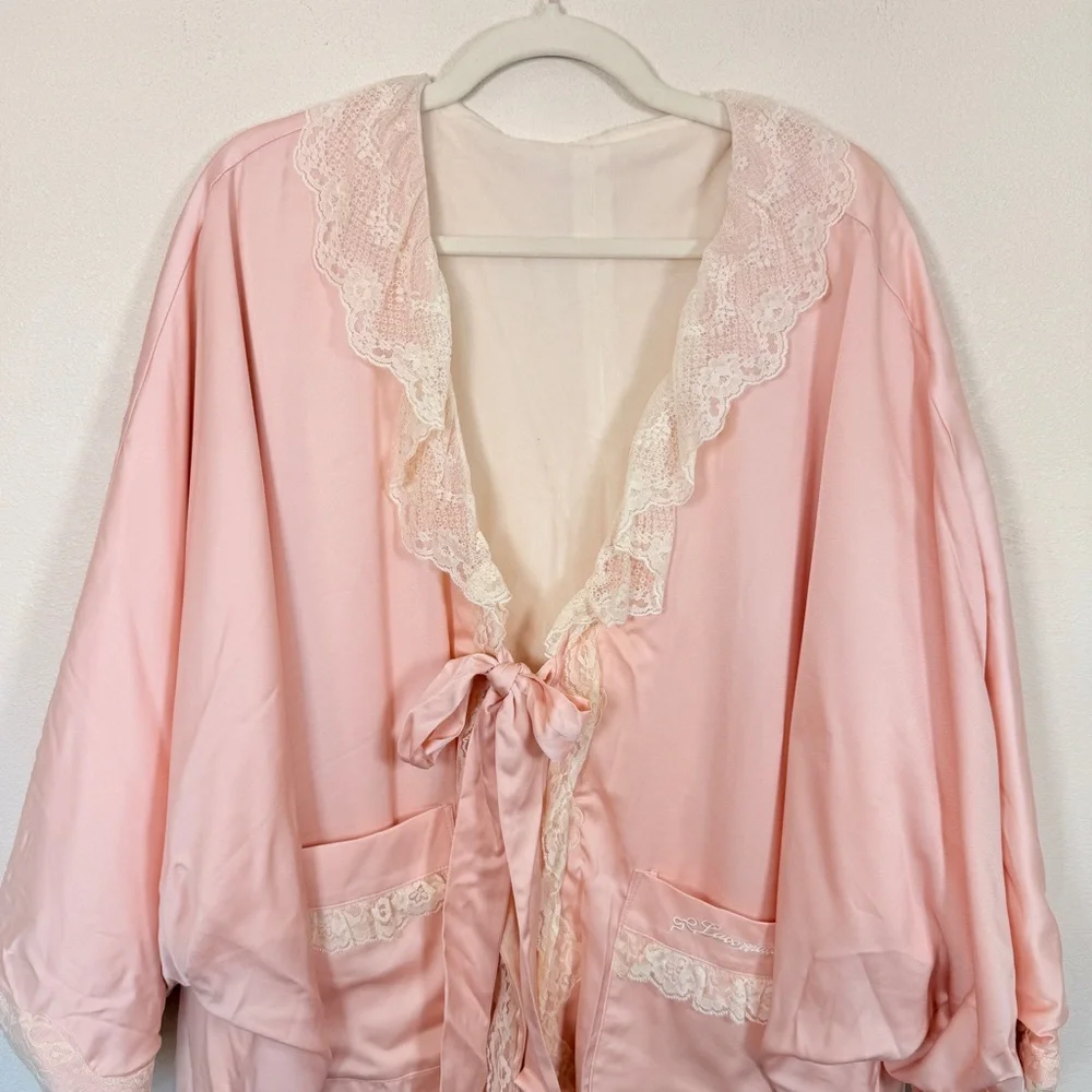 Lacemade Retro Satin Lace Romantic Oversized House Coat Robe Pink - Picture 2 of 10